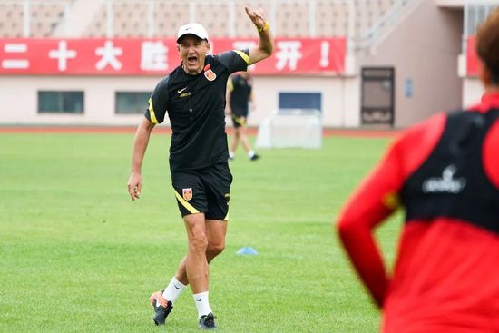 全场比赛结束，国际米兰2-0莱切。